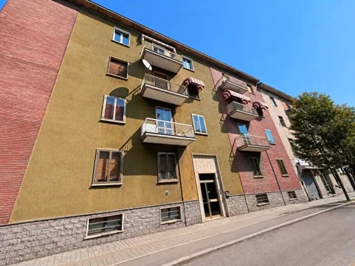 Appartamento trilocale in vendita in Viale Dante Alighieri, Piacenza