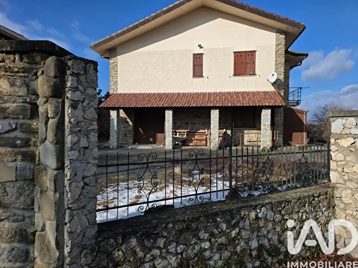 Casa con 7 locali in vendita in Frazione San Massimo, Piana Crixia