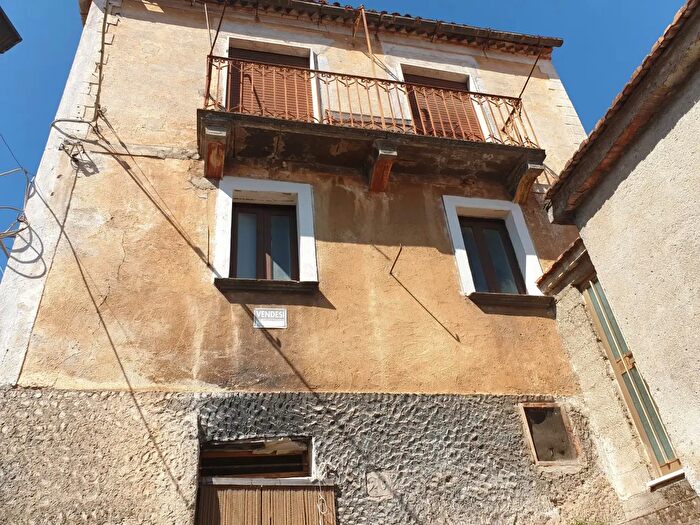 Appartamento con 5 locali in vendita in Via Toscano, Sassano