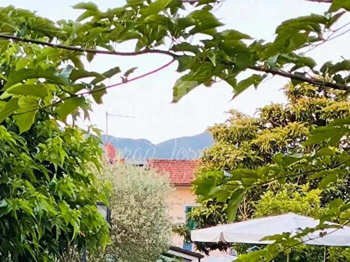 Casa con 5 locali in vendita in Pietrasanta