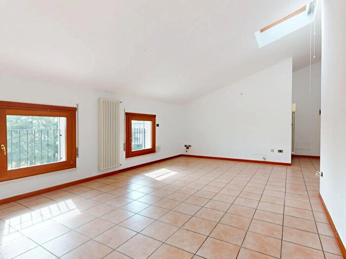 Appartamento con 7 locali in vendita in Via Diaz, Bolzano Vicentino