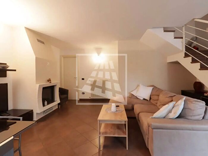 Casa quadrilocale in vendita in Via Pezzarossi, Cadelbosco Di Sopra