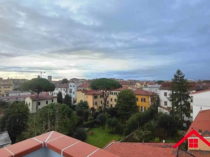 Appartamento con 6 locali in vendita in Derna, Pisa