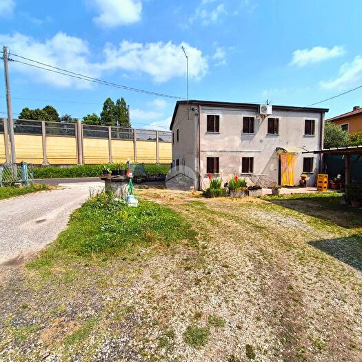 Casa quadrilocale in vendita in Via Matteotti, Vigonza