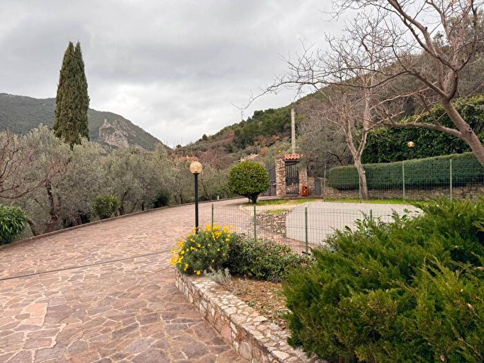 Appartamento con 5 locali in affitto in Strada di Bolzello, Valserra Valnerina, Terni