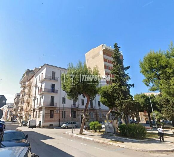Appartamento quadrilocale in vendita in Piazza Medaglie dOro, Foggia