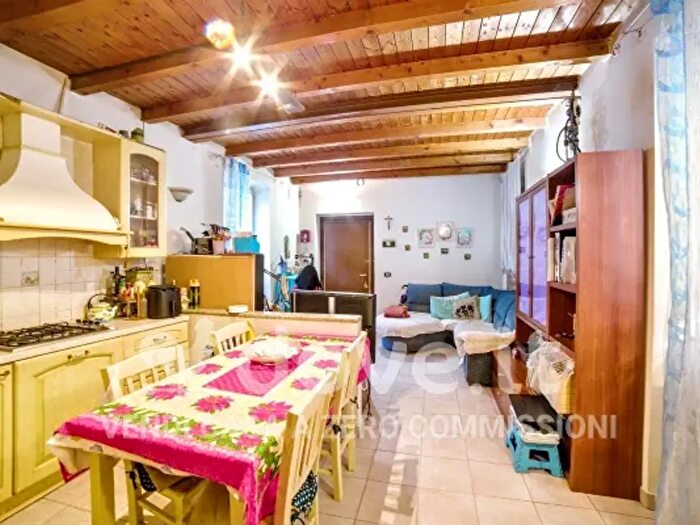 Appartamento bilocale in vendita in Via Indipendenza, Mezzago