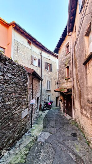 Appartamento quadrilocale in vendita in Via Notai, Cernobbio