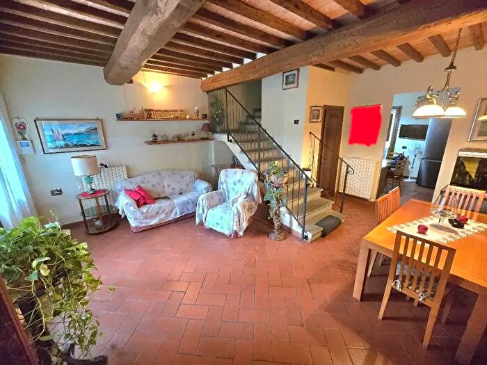 Casa con 5 locali in vendita in Serravalle Pistoiese