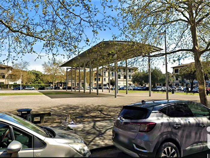 Appartamento con 5 locali in vendita in Piazza Giacomo Matteotti, Scandicci