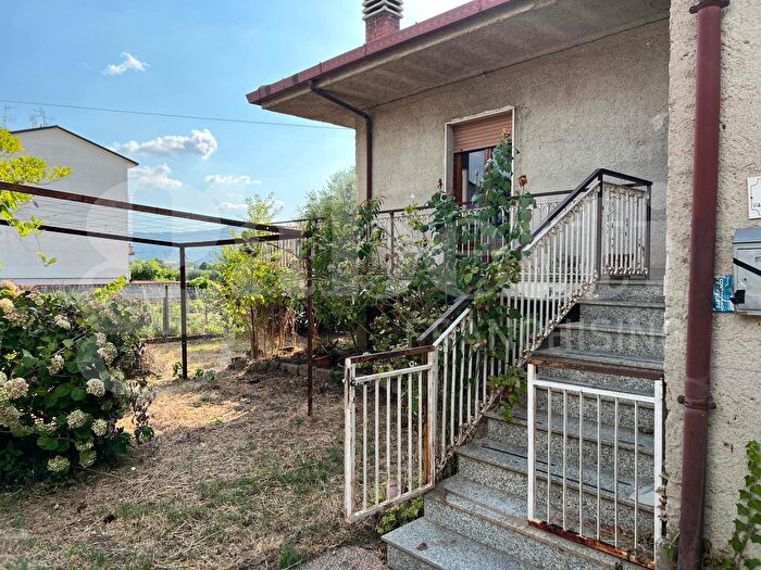 Casa con 6 locali in vendita in Via Nazionale, Dugenta