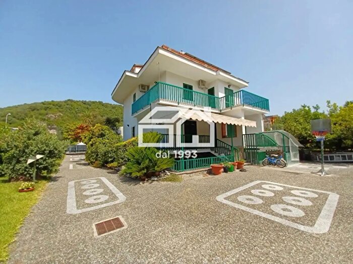 Casa con 6 locali in vendita in Via Padova, Battipaglia