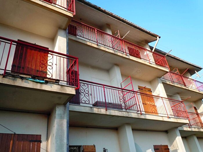 Appartamento trilocale in affitto in Vara Inferiore, Urbe