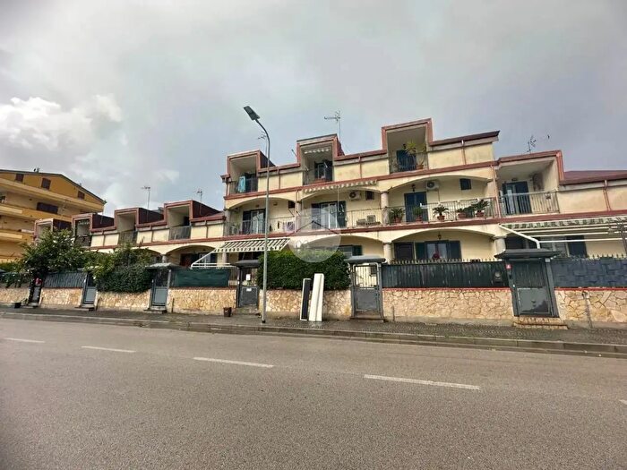 Casa con 5 locali in vendita in Via Silvio Buonincontro, Acerra