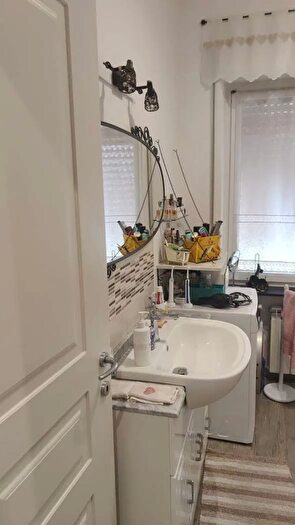 Appartamento trilocale in vendita in Via dei Carpentieri Genova, Genova