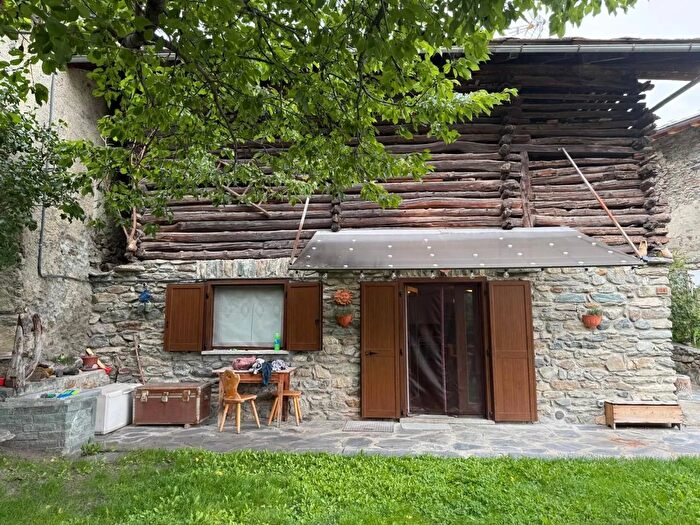 Casa trilocale in affitto in Frazione Berzin Torgnon, Torgnon