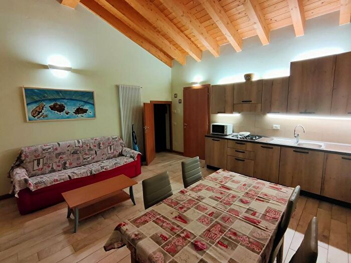 Appartamento bilocale in affitto in Via Cesare Battisti, Centro, San Giovanni Lupatoto