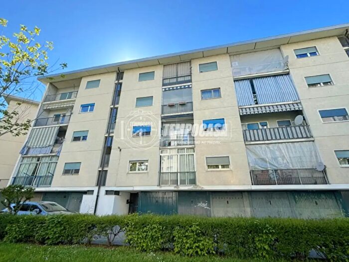 Appartamento con 5 locali in vendita in Via degli Ulivi, Torino