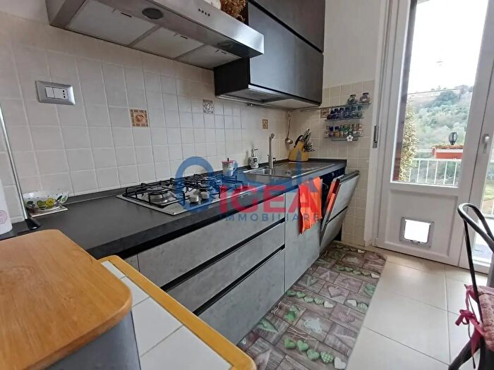 Appartamento con 5 locali in vendita in a Martiri di Scalvaia, Siena