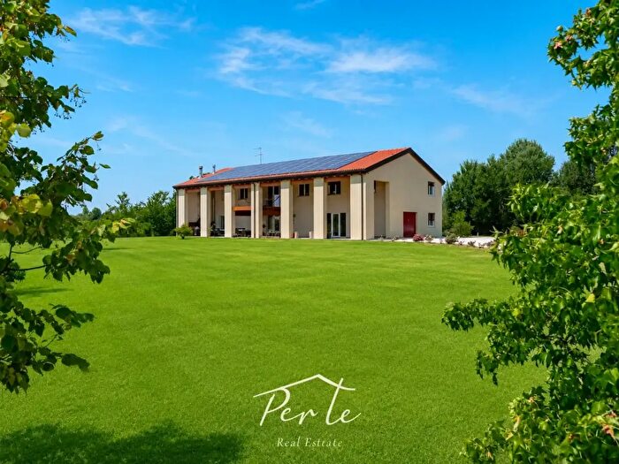 Casa con 6 locali in vendita in Via Malviste N Silea, Silea