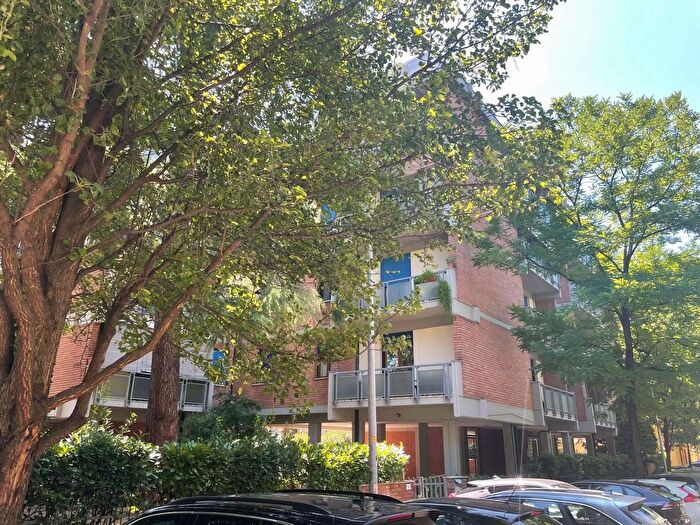 Appartamento con 6 locali in vendita in Modena