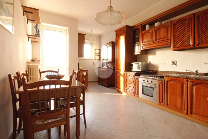 Appartamento trilocale in vendita in Via Biella, Rivoli