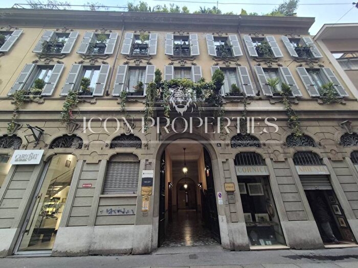 Appartamento monolocale in affitto in Via San Tomaso, Duomo, Milano