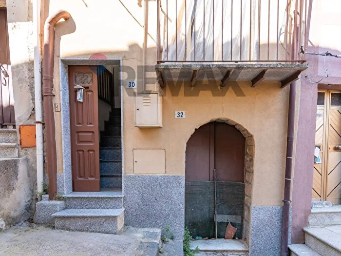 Casa bilocale in vendita in Via Scibona, Piazza Armerina