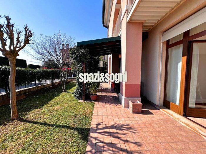 Appartamento trilocale in affitto in Torri di Quartesolo