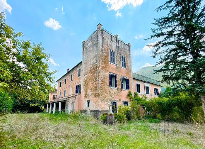 Casa con 12 locali in vendita in Via San Marciano Atina Frosinone, Atina