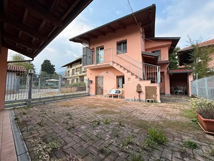 Casa trilocale in vendita in Borgata Montiglio, Rocca Canavese