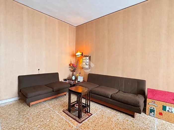 Appartamento trilocale in vendita in Viale Caterina da Forli', Milano