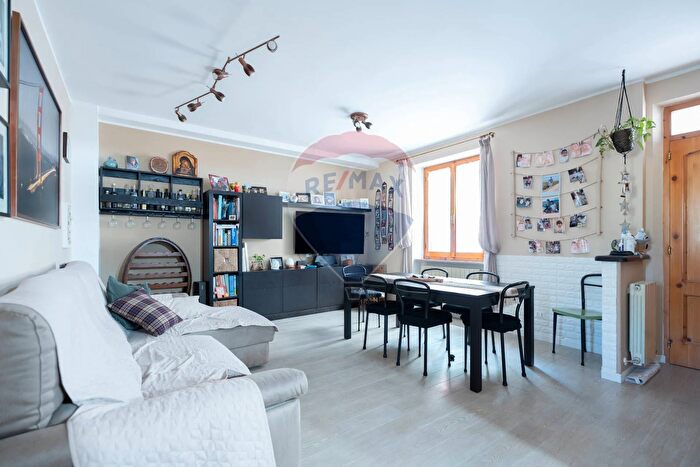 Appartamento con 6 locali in vendita in Via Piedaspri a, Serra San Quirico