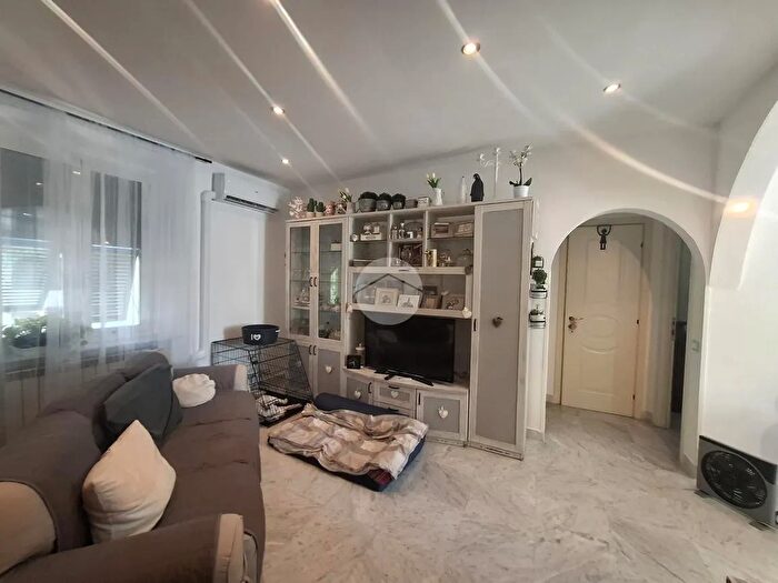 Appartamento quadrilocale in vendita in Via Mario Bercilli, Genova