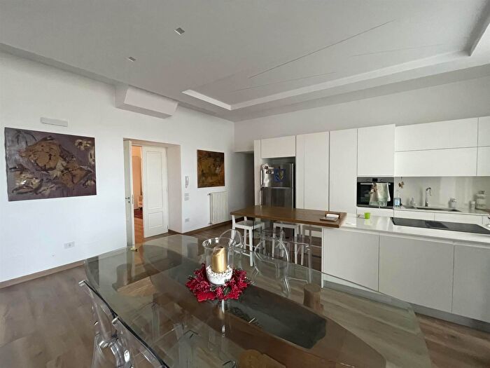 Appartamento con 5 locali in vendita in Via Le Maestre, Foggia