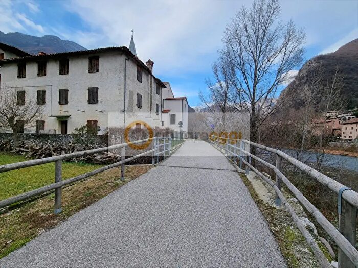 Casa in vendita in Valbrenta
