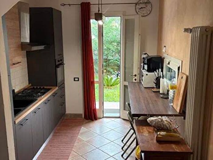 Casa con 5 locali in affitto in Centro, Massa