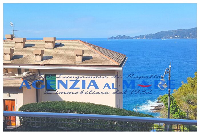 Appartamento trilocale in vendita in Zoagli