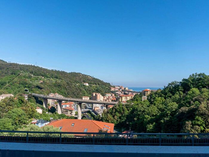 Appartamento trilocale in affitto in Via Giuseppe Scavino, Centro, Varazze