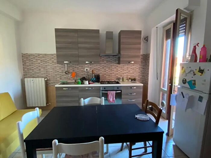 Appartamento con 5 locali in affitto in Pisa