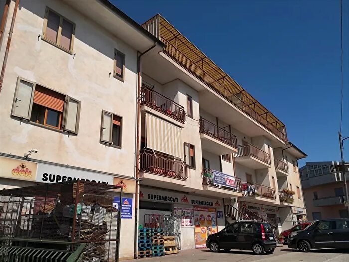 Appartamento con 5 locali in vendita in Via Regina Elena, Rogliano