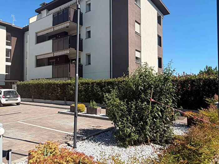 Appartamento con 5 locali in vendita in Via Giovanni XXIII, Ozzano DellEmilia