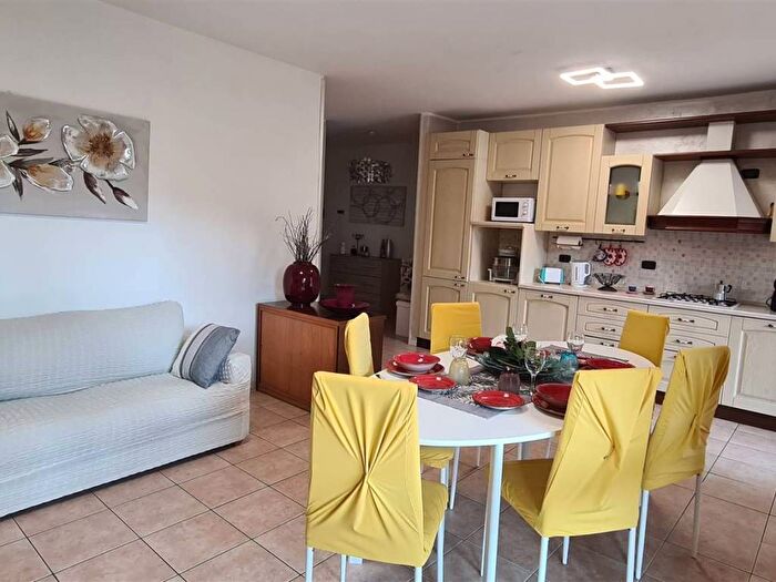 Appartamento trilocale in affitto in Villongo