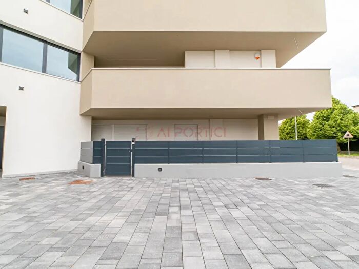 Appartamento quadrilocale in vendita in Via Veneto, Camponogara
