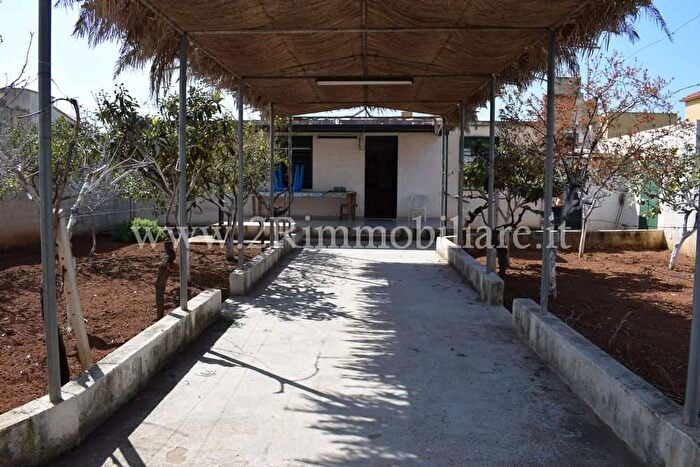 Casa trilocale in affitto in Lungomare San Vito, Via Castelvetrano Lungomare San Vito, Mazara del Vallo