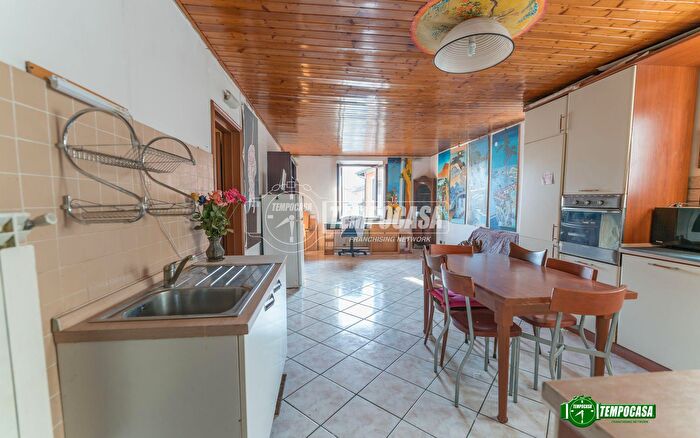 Appartamento trilocale in vendita in Via Luigi Ornato, Milano