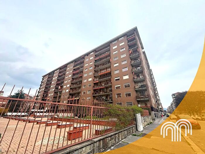 Appartamento quadrilocale in vendita in Via Buenos Aires, Torino