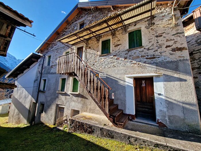 Casa con 6 locali in vendita in Via Coltamai, Gosaldo