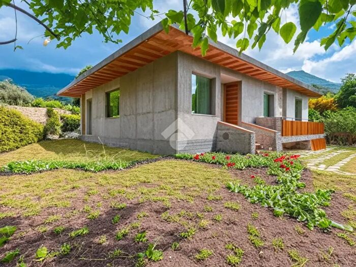 Casa con 5 locali in vendita in Via Rotabile, Formia