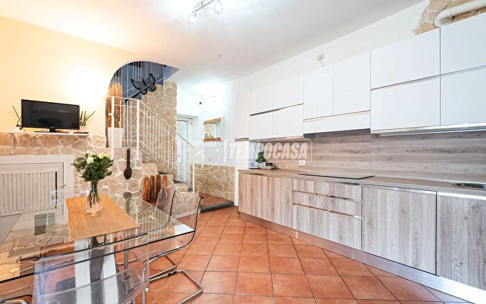 Casa quadrilocale in vendita in Inverigo